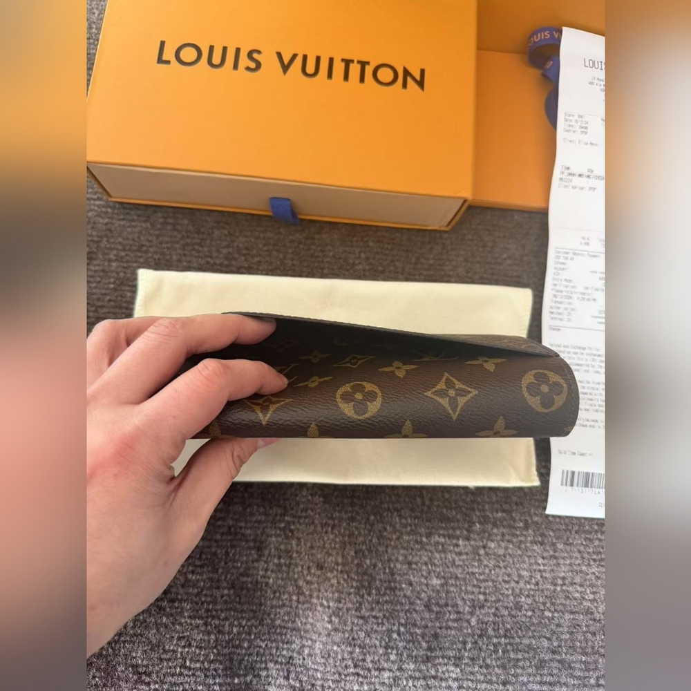 Louis Vuitton Sarah Wallet - Picture 6 of 16